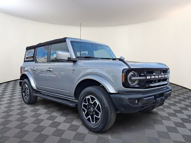 Used 2022 Ford Bronco Outer Banks image 1