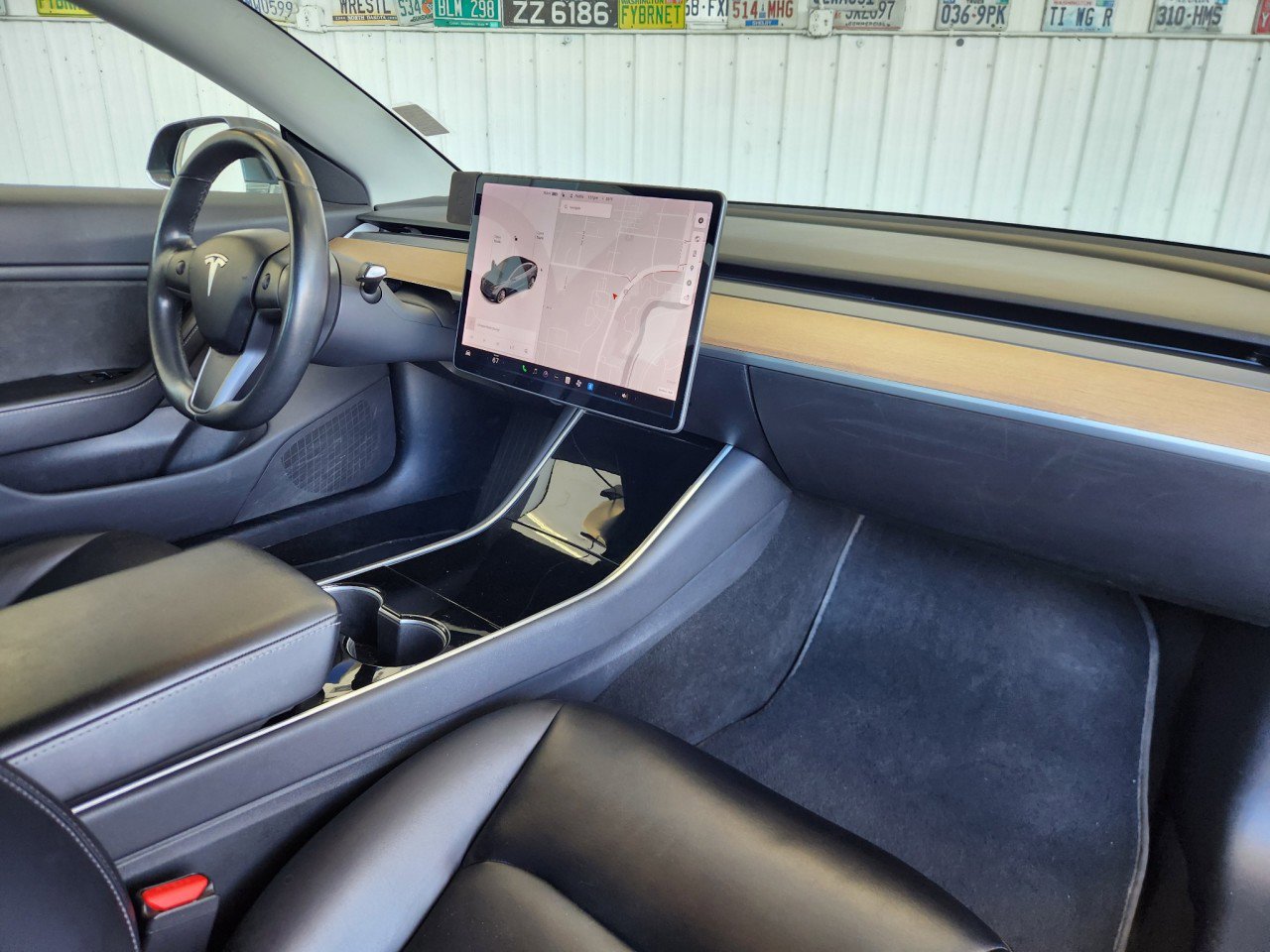 Used 2018 Tesla Model 3 Long Range AWD/4WD image 2
