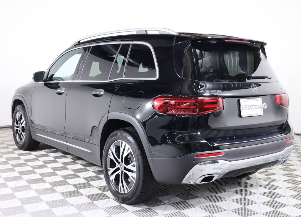 Certified 2025 Mercedes-Benz GLB 250 4MATIC image 4