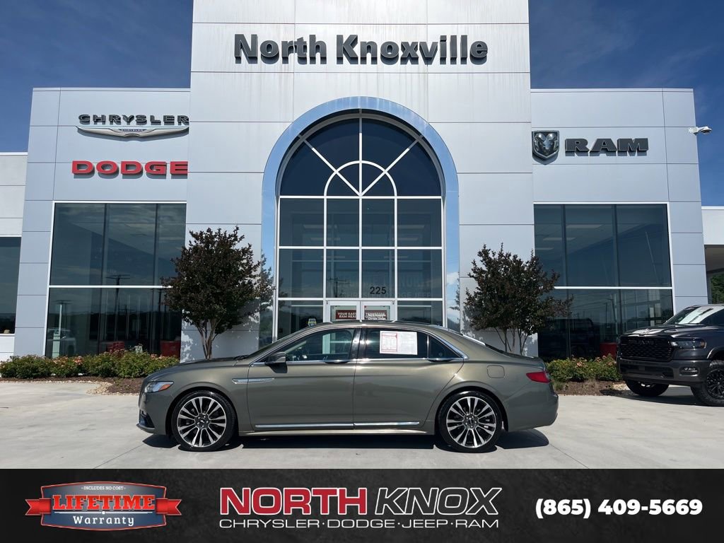 Used 2017 Lincoln Continental Select FWD image 2