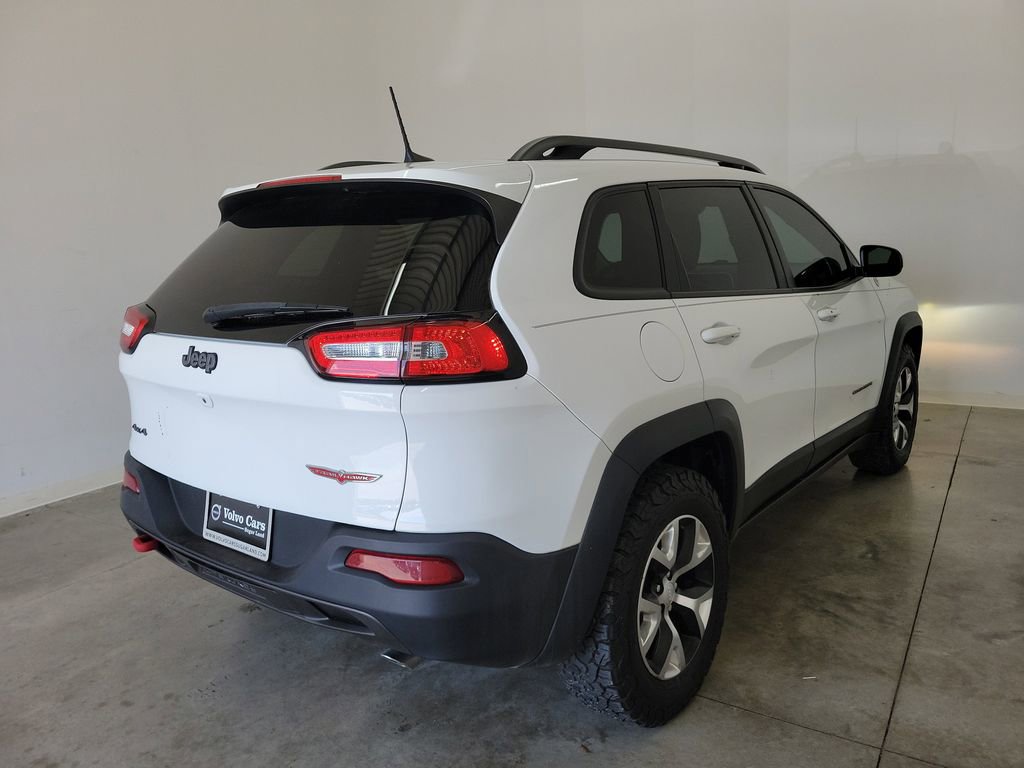 Used 2017 Jeep Cherokee Trailhawk image 5
