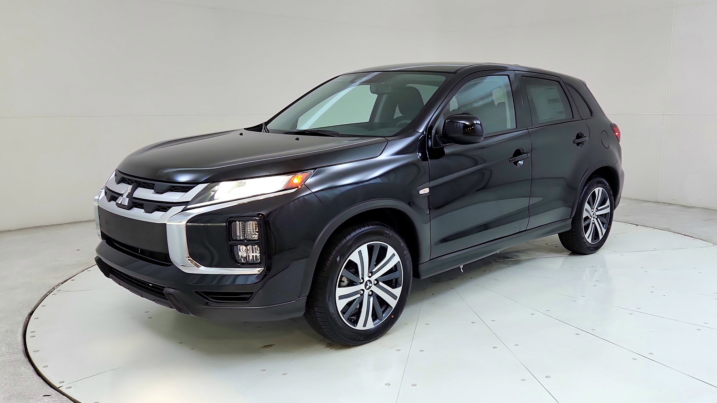 Used 2024 Mitsubishi Outlander Sport ES AWD/4WD image 3