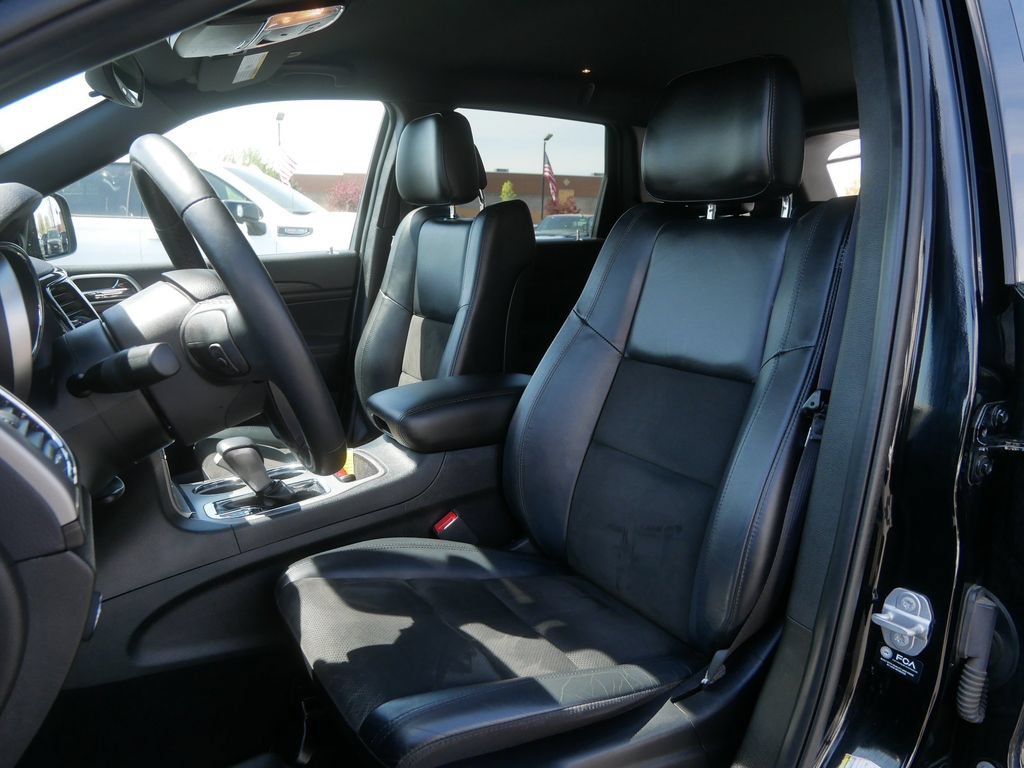 Used 2021 Jeep Grand Cherokee Laredo X AWD/4WD image 2