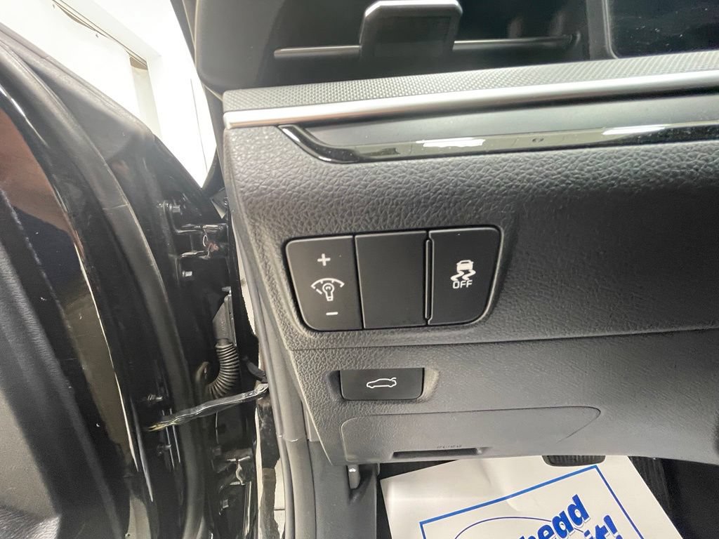 Used 2025 Kia K5 LXS FWD image 13