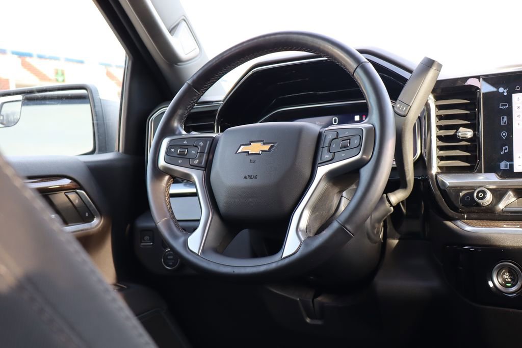 Used 2022 Chevrolet Silverado 1500 LT image 44