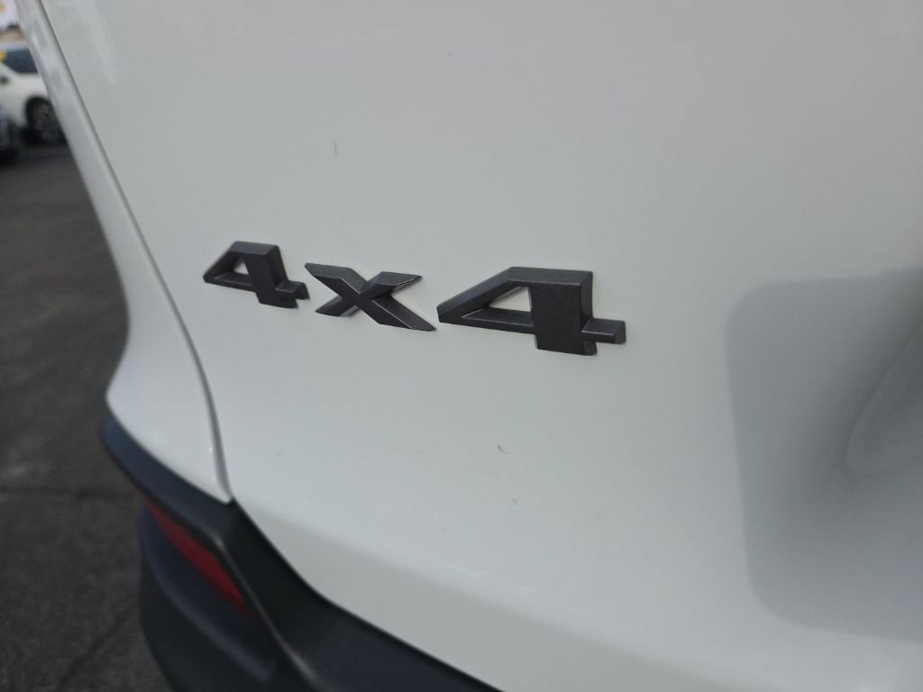 Used 2020 Jeep Cherokee Trailhawk w/ Technology Group image 11