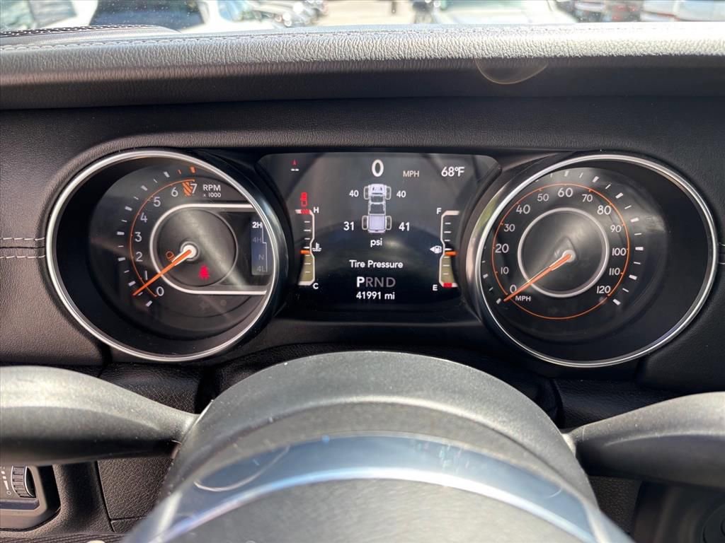 Used 2020 Jeep Gladiator Overland AWD/4WD image 14