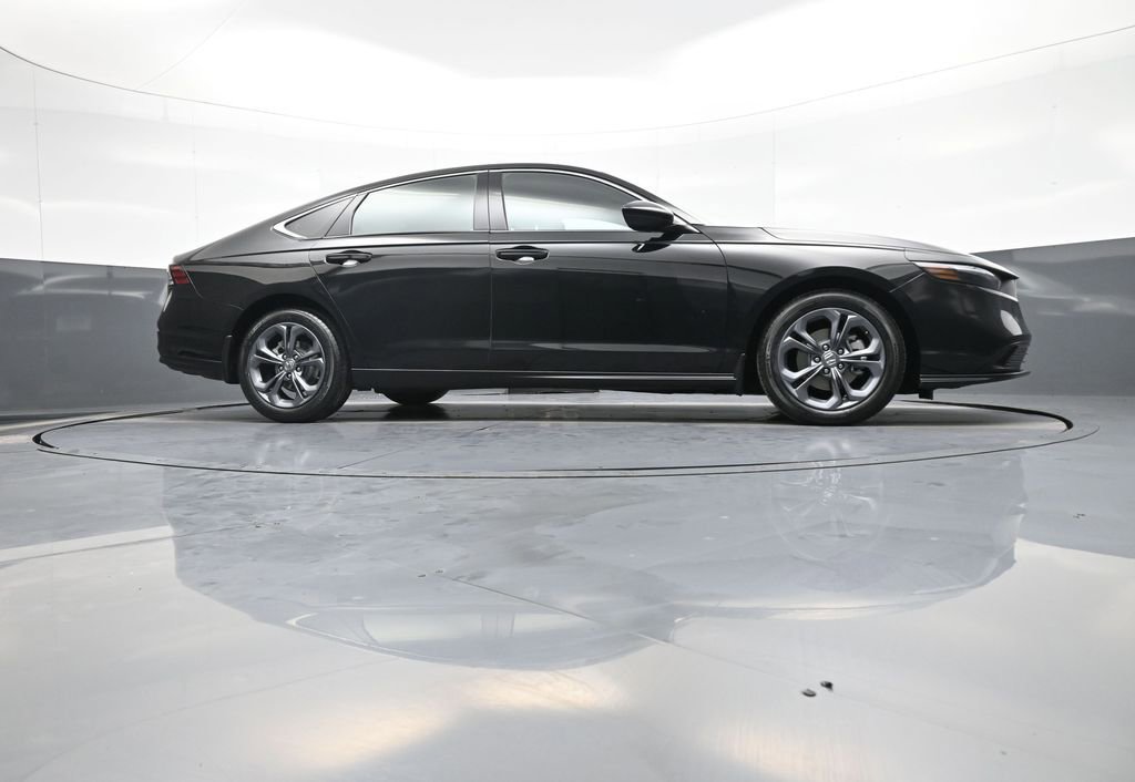 Certified 2023 Honda Accord EX image 26