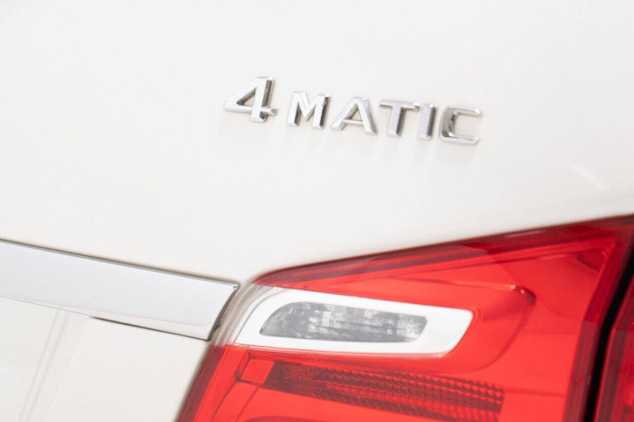Used 2014 Mercedes-Benz GL 550 4MATIC image 17