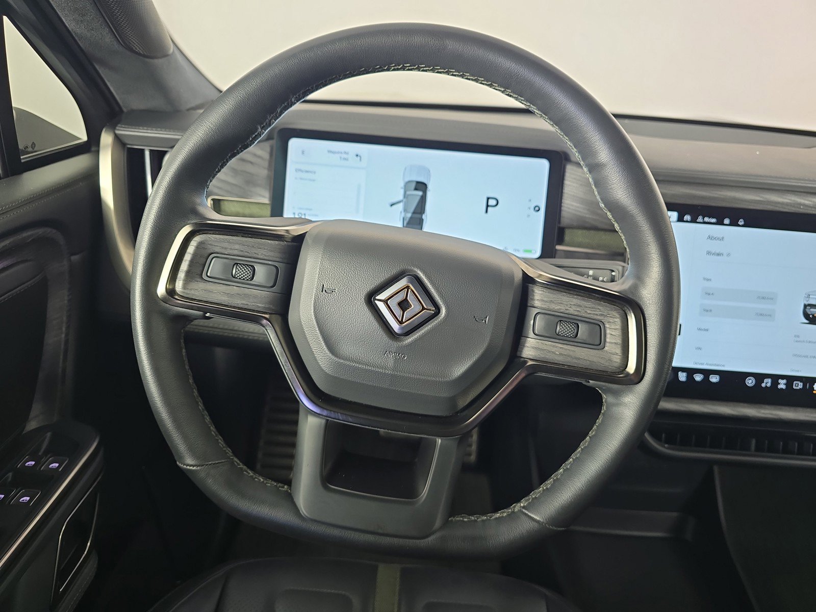 Used 2022 Rivian R1S Launch Edition image 28