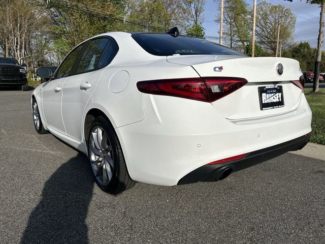 Used 2023 Alfa Romeo Giulia Ti AWD/4WD image 6