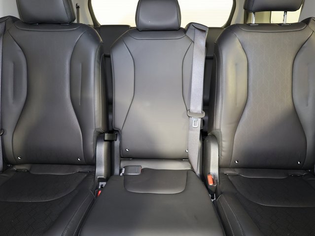 Used 2024 Kia Carnival SX image 13