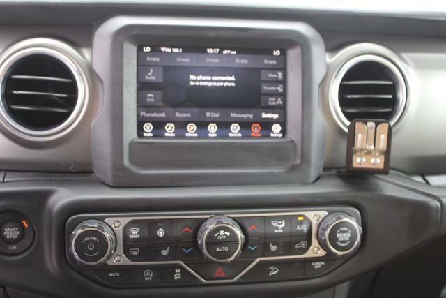 Used 2018 Jeep Wrangler Unlimited Rubicon w/ LED Lighting Group AWD/4WD image 15