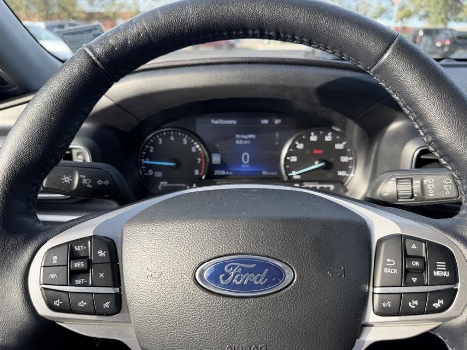 Used 2022 Ford Explorer XLT w/ Equipment Group 202A image 29