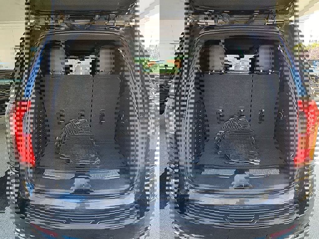 Certified 2025 GMC Yukon Denali Ultimate AWD/4WD image 26