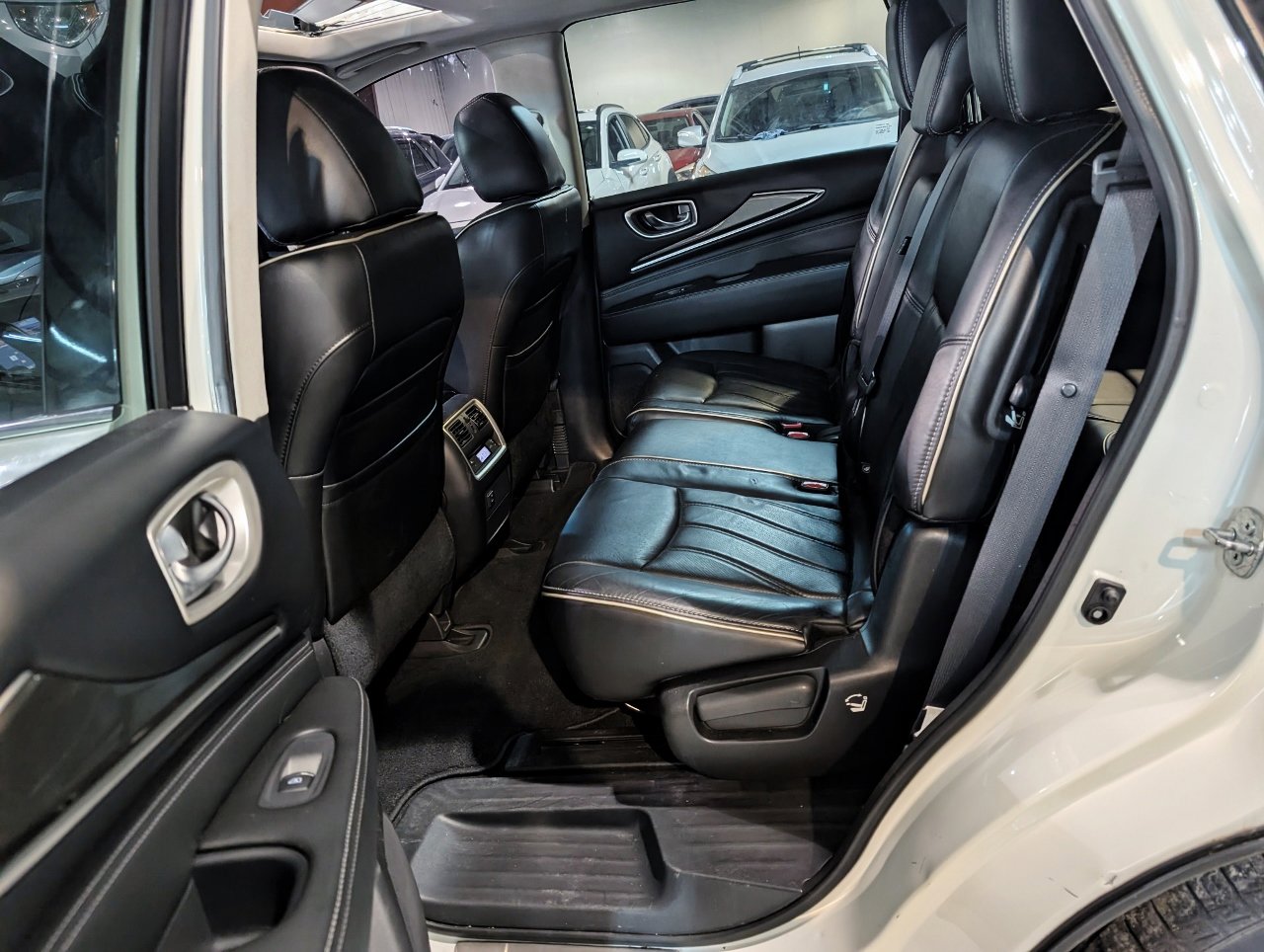 Used 2016 INFINITI QX60 Luxe w/ Premium Plus Package image 21