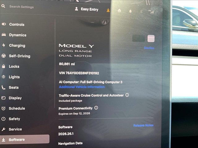 Used 2022 Tesla Model Y Long Range AWD/4WD image 22