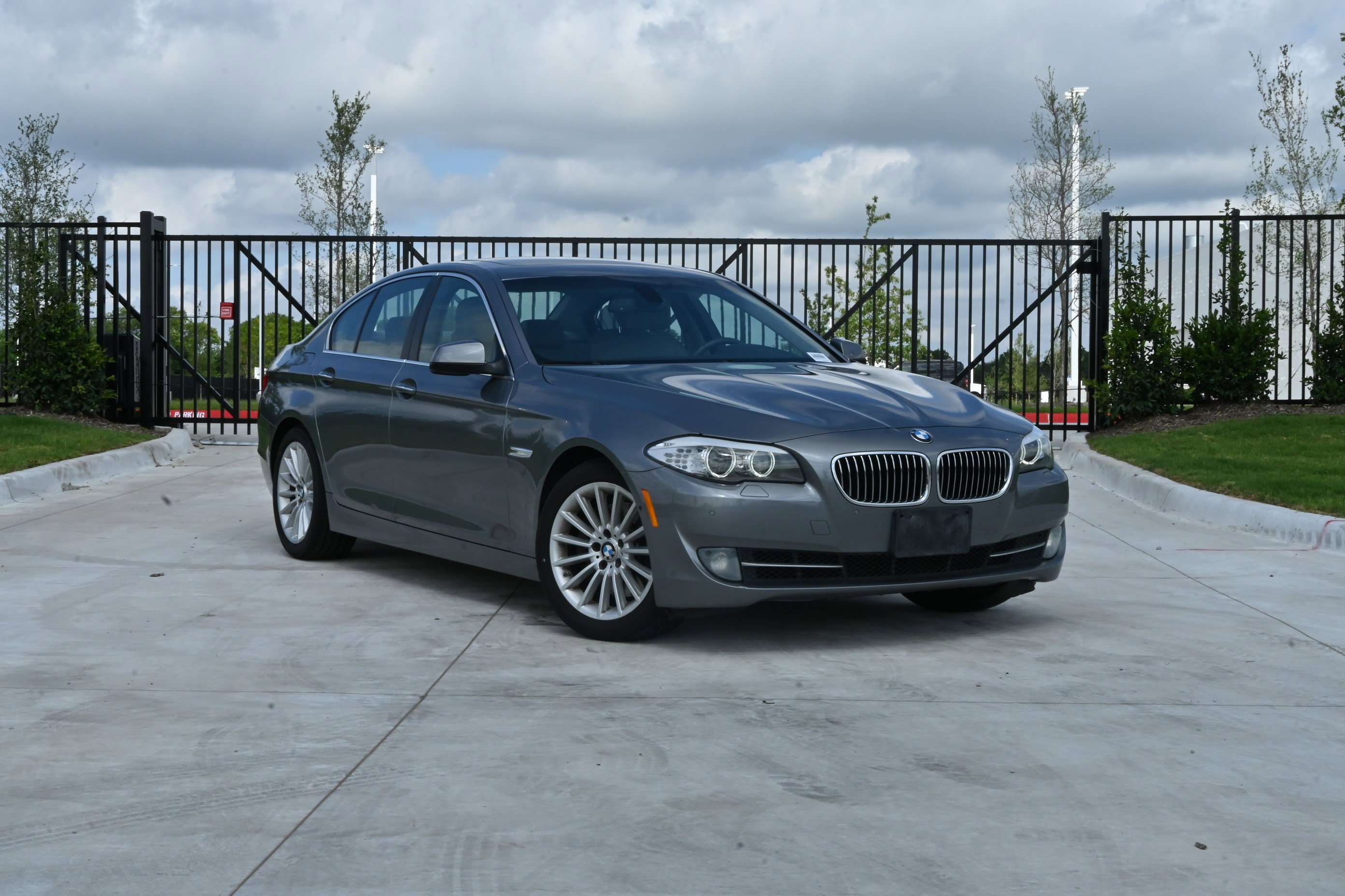 Used 2011 BMW 535i Sedan RWD image 2