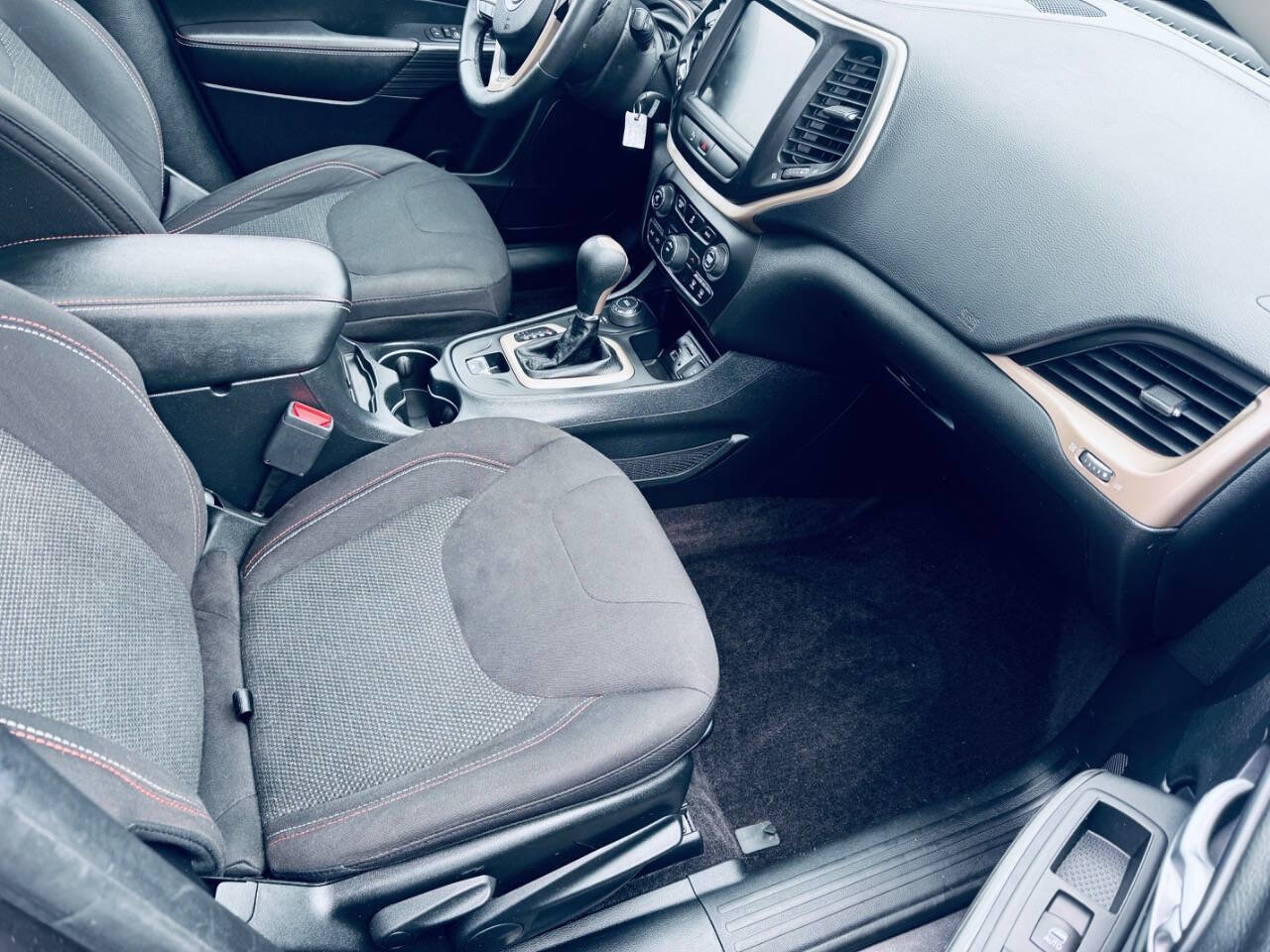 Used 2016 Jeep Cherokee 75th Anniversary image 20