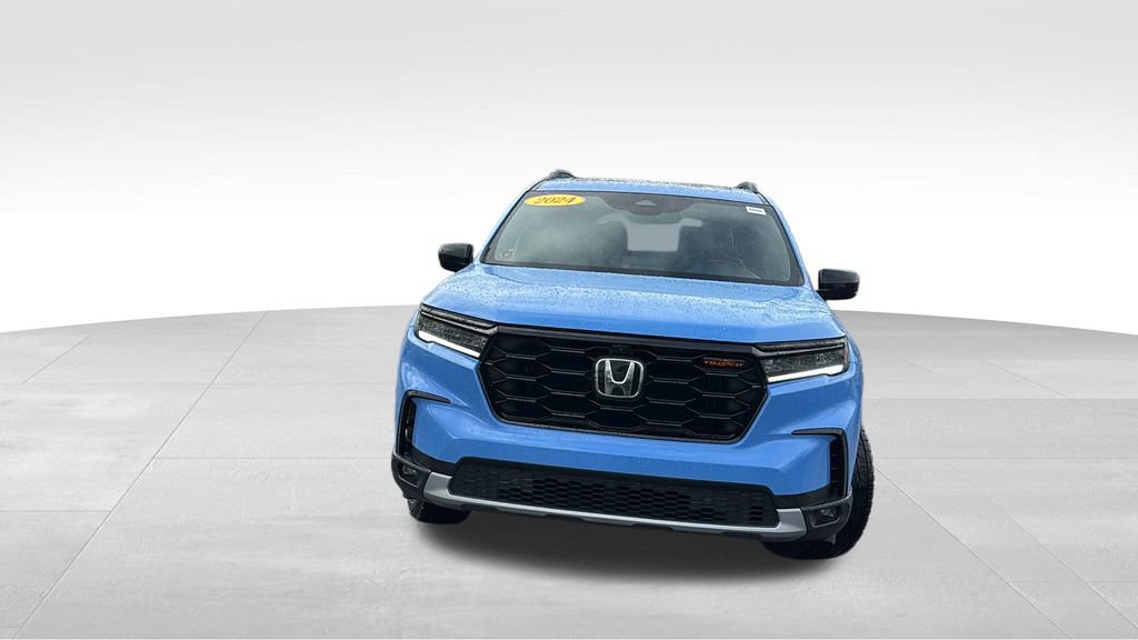 Certified 2024 Honda Pilot TrailSport image 2