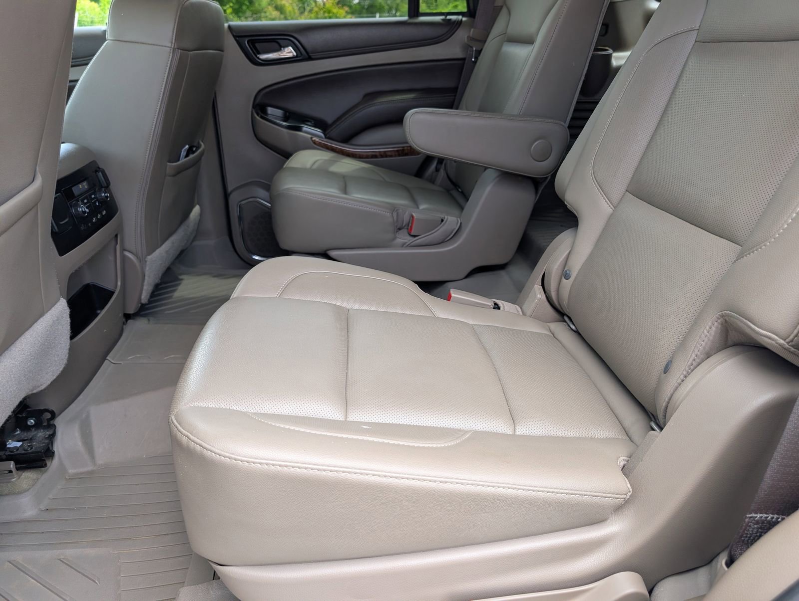 Used 2017 Chevrolet Tahoe Premier AWD/4WD image 8