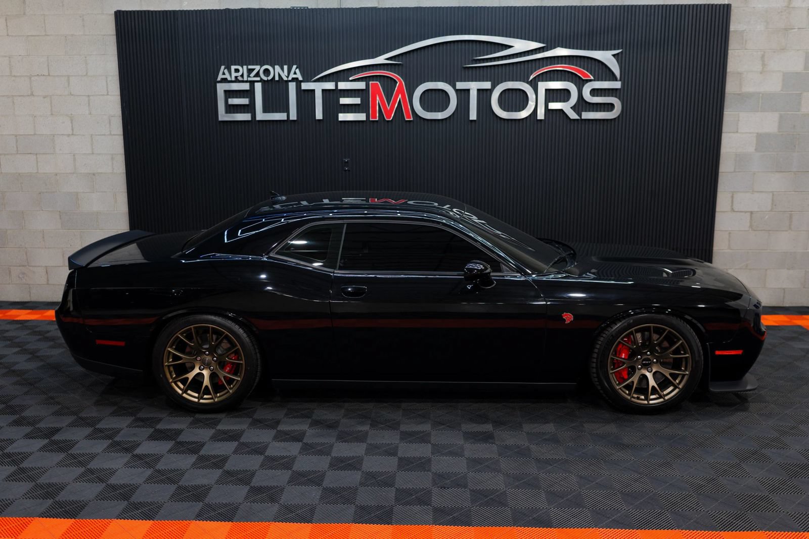 Used 2016 Dodge Challenger SRT Hellcat RWD image 12