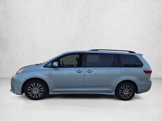 Used 2019 Toyota Sienna XLE w/ XLE Navigation Package FWD image 8
