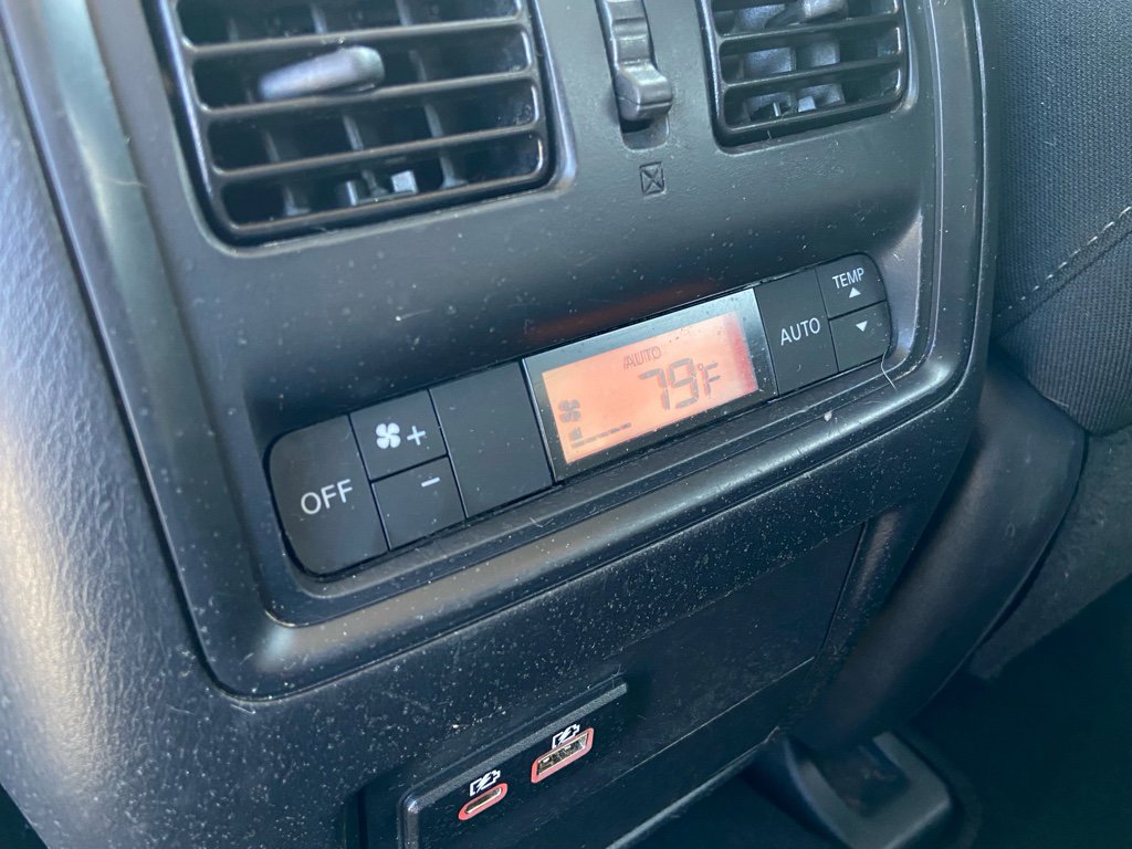 Used 2020 Nissan Pathfinder S image 9