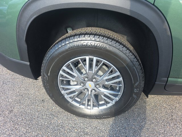 New 2027 Chevrolet Traverse LT w/ Driver Confidence Package FWD image 12