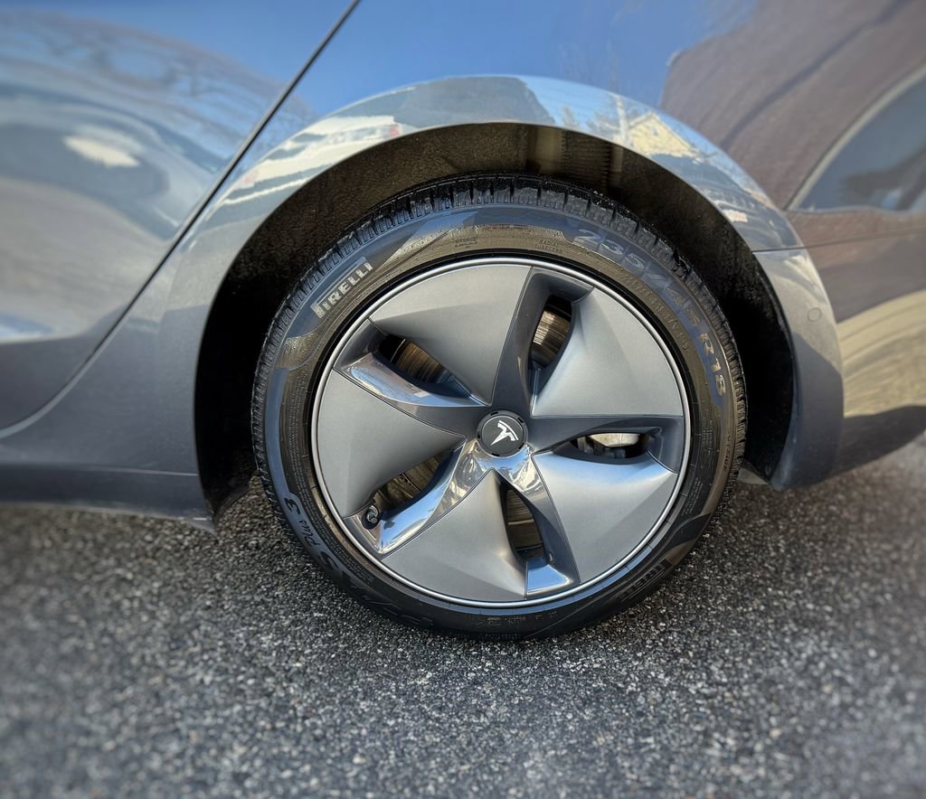 Used 2020 Tesla Model 3 Standard Range Plus image 12