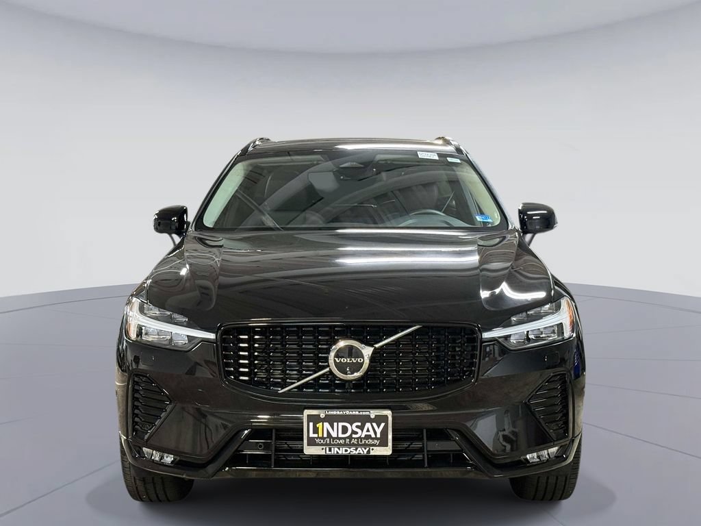 Used 2025 Volvo XC60 B5 Plus AWD/4WD image 8