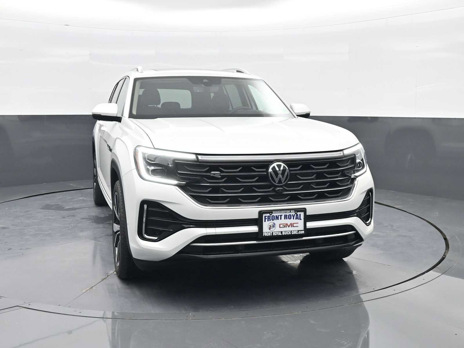 Used 2025 Volkswagen Atlas SEL Premium R-Line image 2
