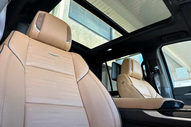 New 2026 Cadillac Escalade Luxury w/ Touring Package AWD/4WD image 19