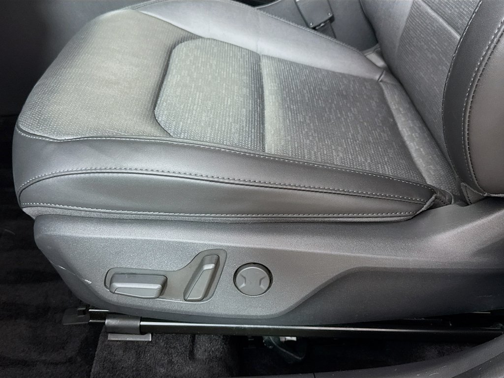 Used 2023 Kia Niro SX Touring FWD image 16