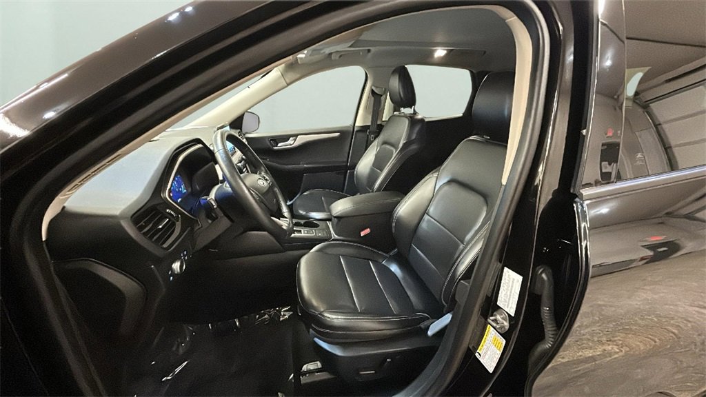 Used 2020 Ford Escape SE Sport image 13