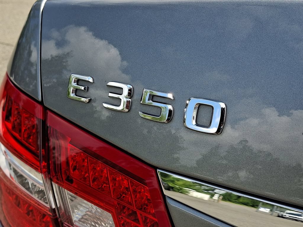 Used 2010 Mercedes-Benz E 350 4MATIC Sedan image 29