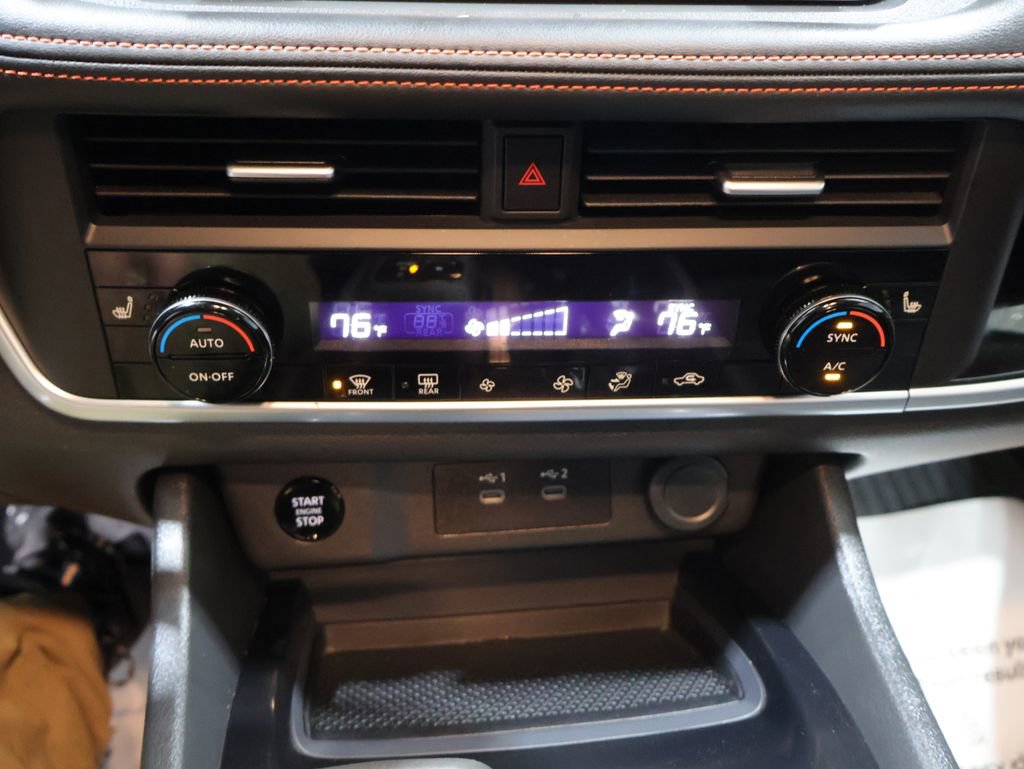 Used 2025 Nissan Rogue SV image 29