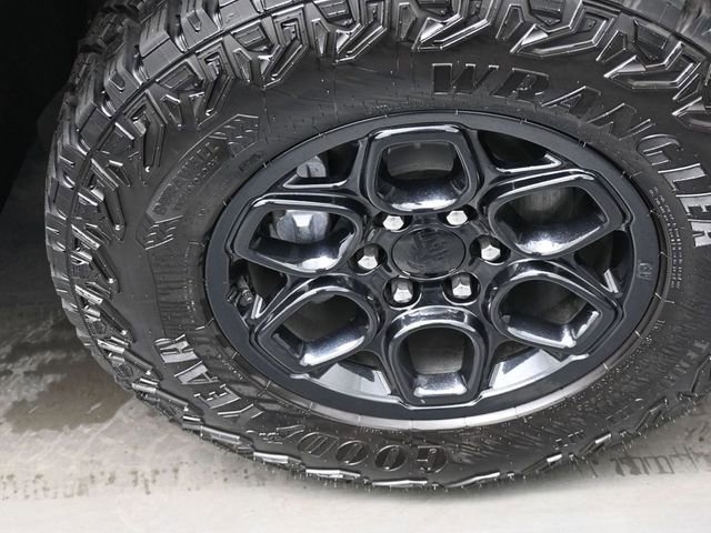 Certified 2024 Chevrolet Silverado 1500 ZR2 w/ ZR2 Bison Edition image 30