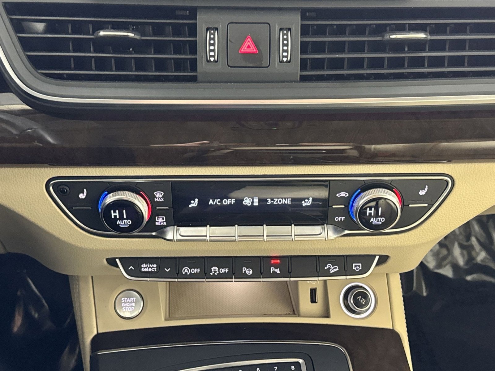 Used 2019 Audi Q5 Prestige w/ Prestige Package image 21