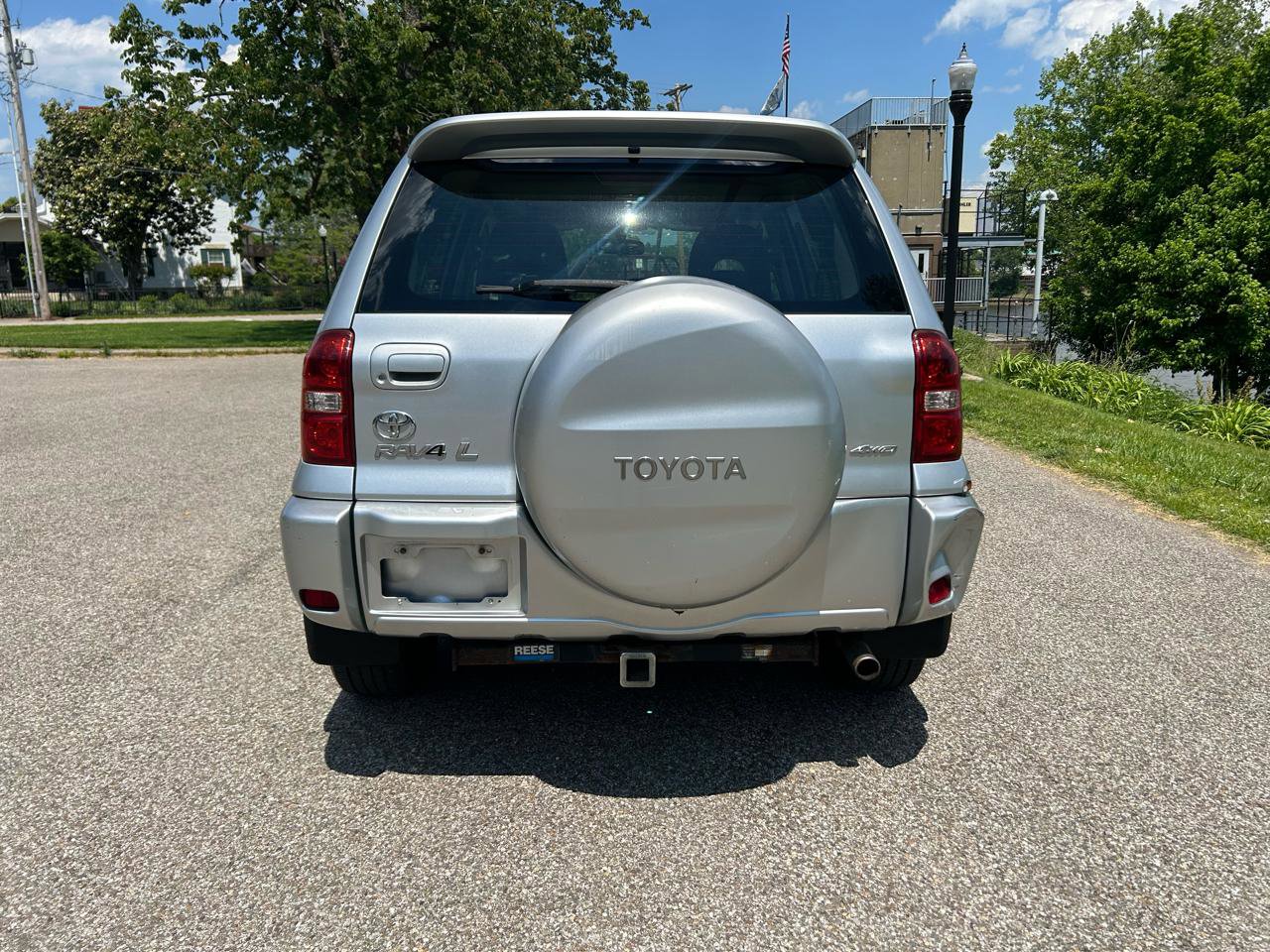 Used 2005 Toyota RAV4 4WD image 4