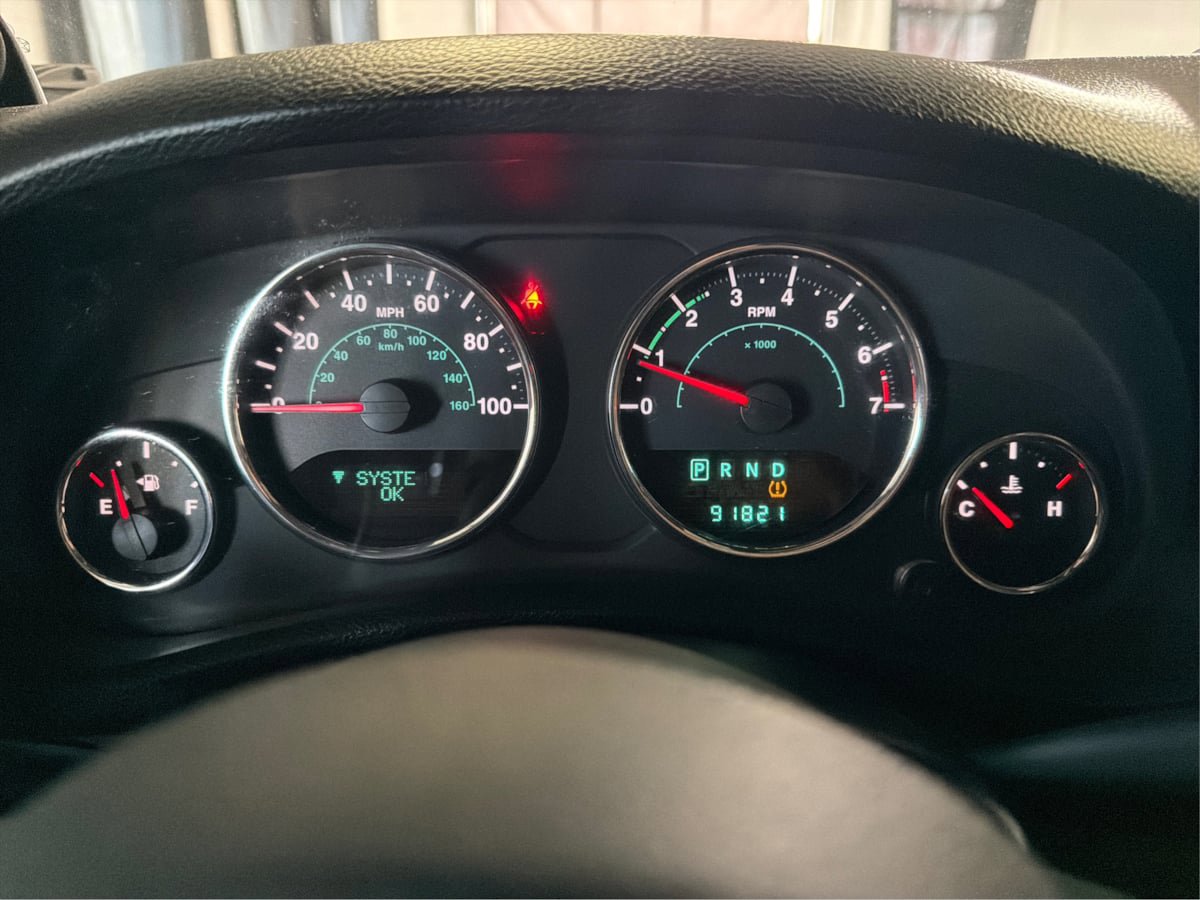 Used 2012 Jeep Wrangler Unlimited Rubicon w/ Dual Top Group AWD/4WD image 18