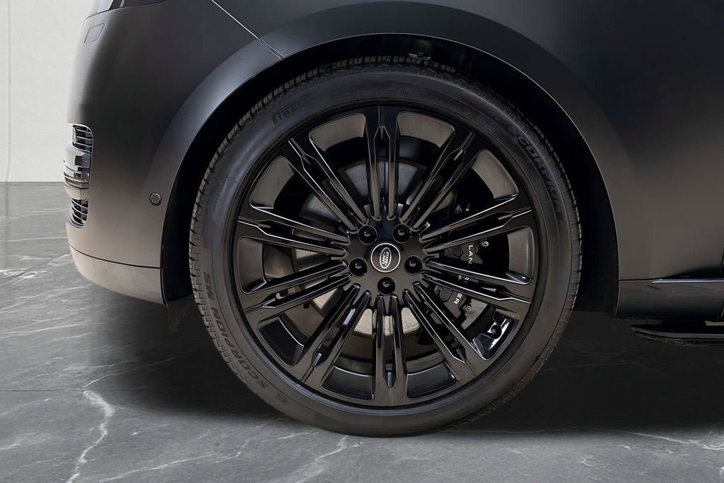 Used 2025 Land Rover Range Rover Long Wheelbase Autobiography image 47