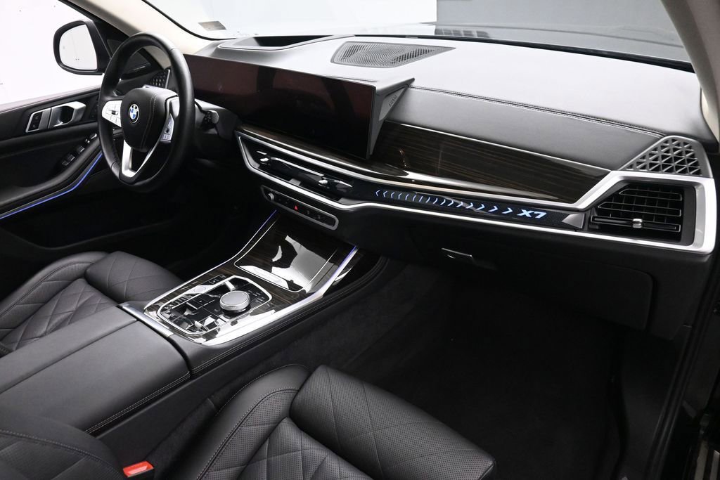 Used 2024 BMW X7 xDrive40i w/ Premium Package AWD/4WD image 28