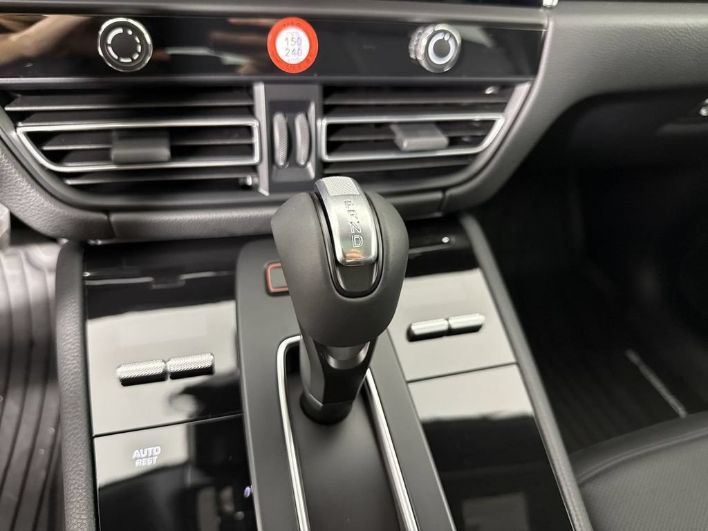 New 2026 Porsche Macan AWD/4WD image 33