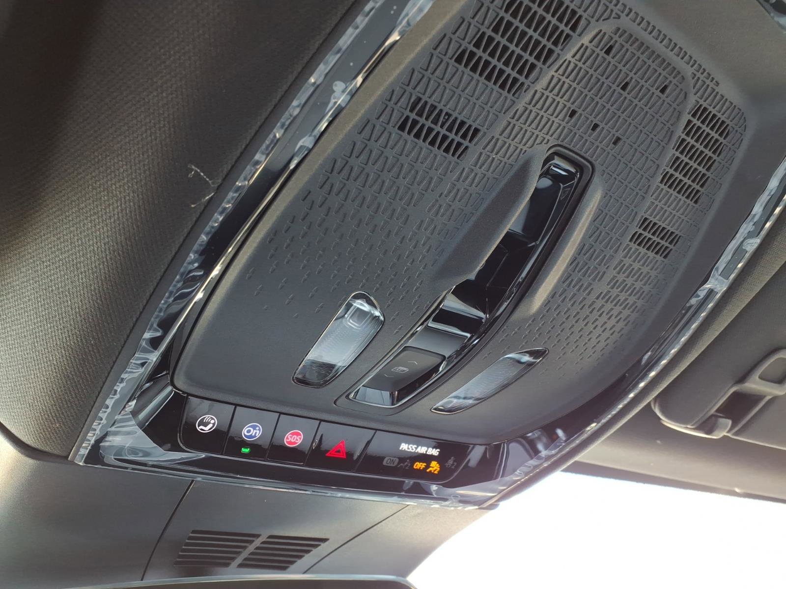 New 2025 Cadillac Lyriq Luxury w/ LPO, Floor Liner Package image 18