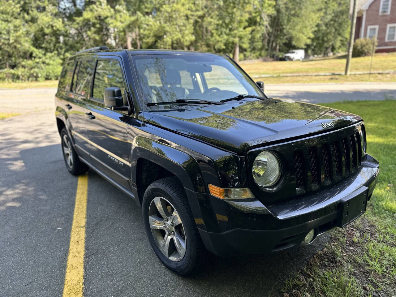 Used 2017 Jeep Patriot High Altitude image 3