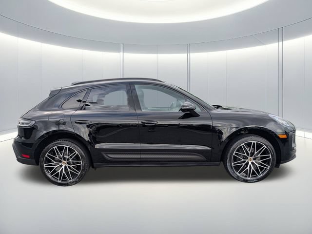 Used 2023 Porsche Macan AWD/4WD image 7