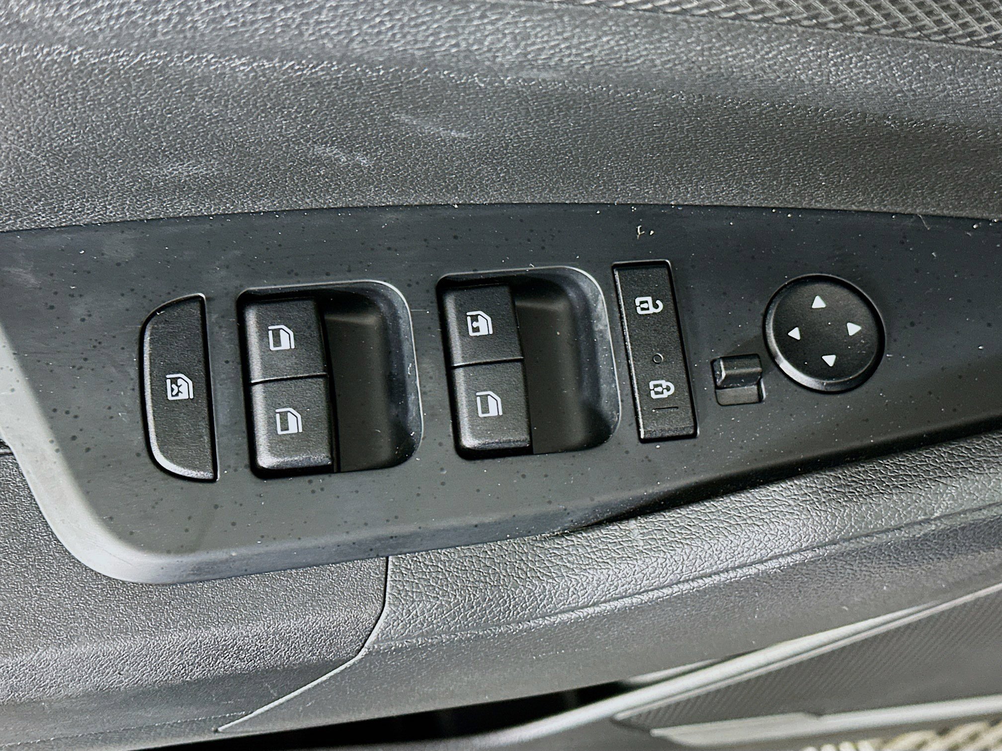 Used 2025 Kia Sportage LX image 15