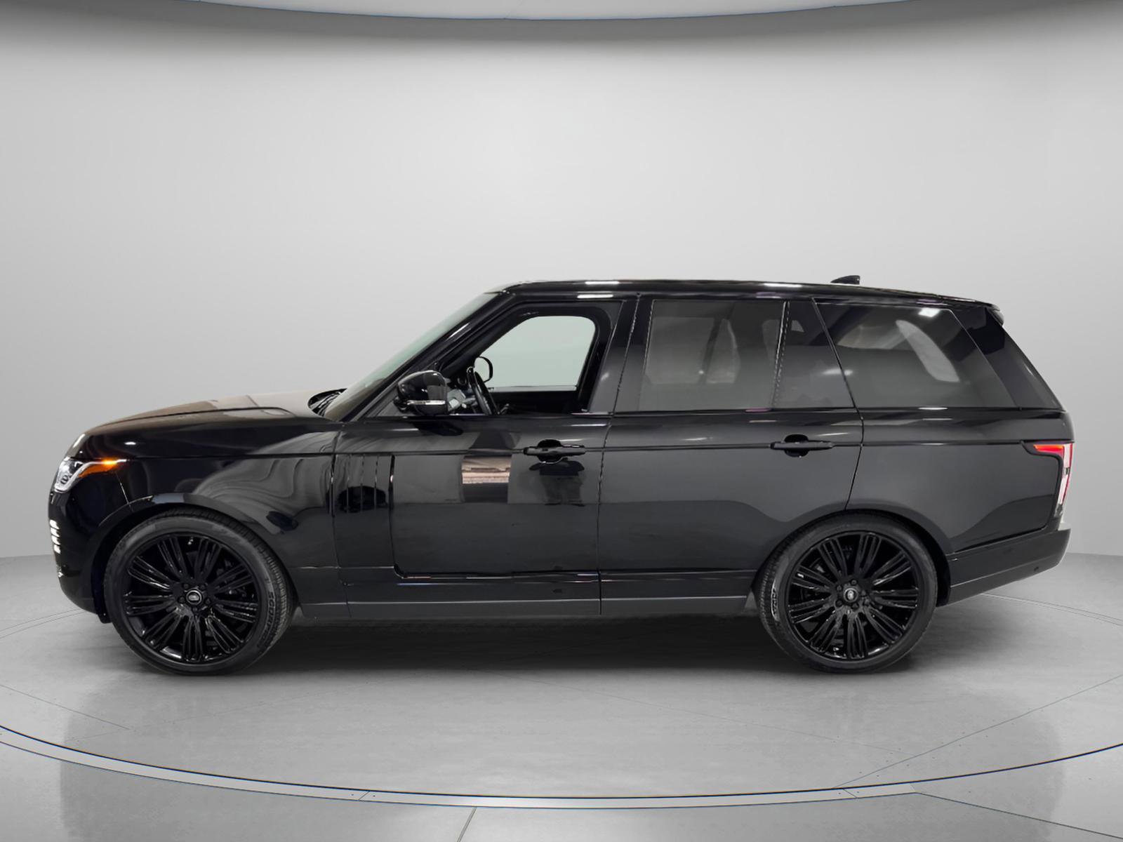 Used 2021 Land Rover Range Rover P525 Westminster Edition image 2