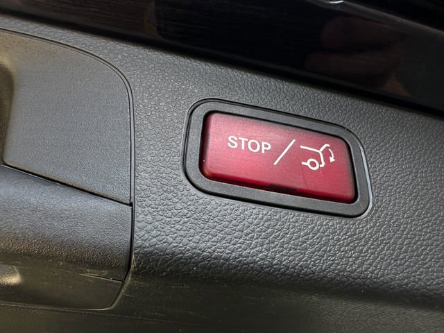 Used 2020 Mercedes-Benz GLC 300 4MATIC image 36